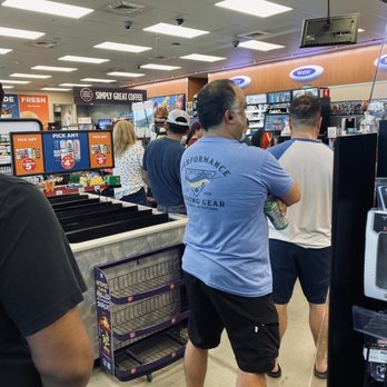 Circle K - 9 people in line. - Convenience Stores Near Me - Leander, Texas