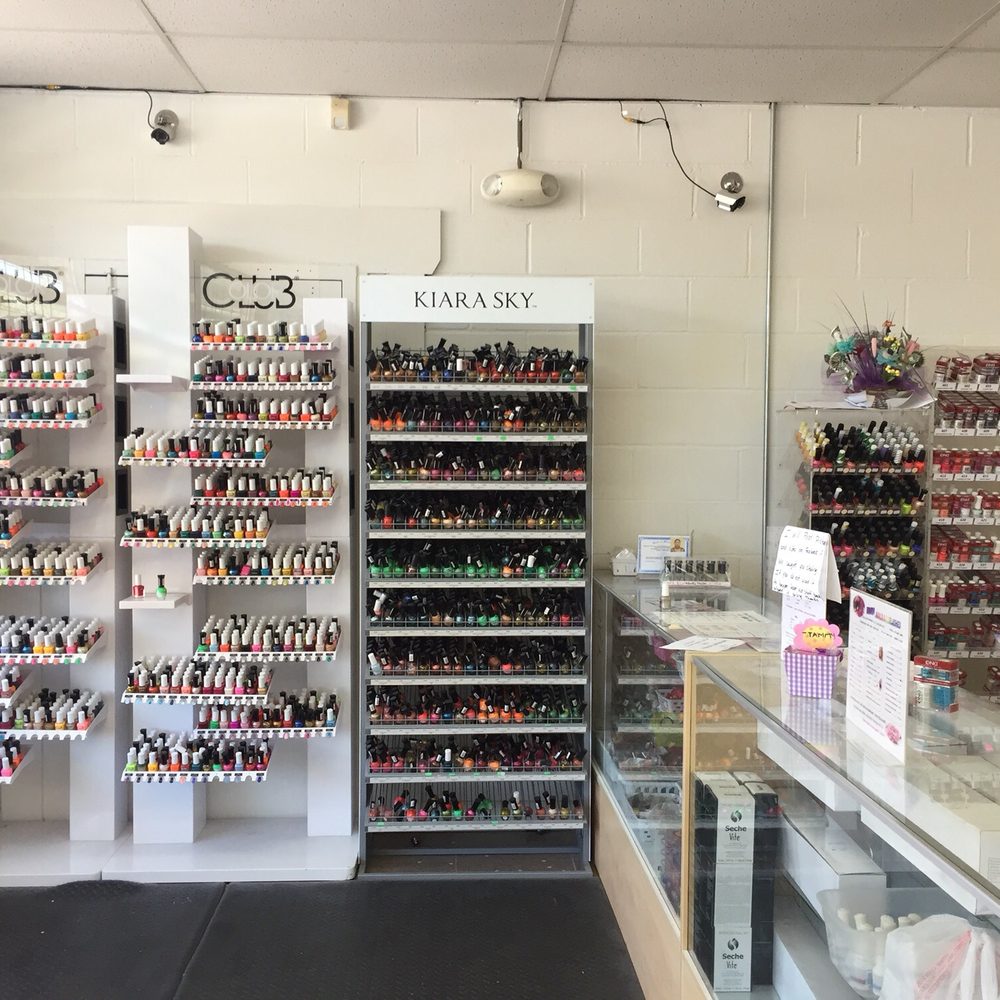 Best nails salon ever !!! Clean and have a lot of polish options. Tammi is very good with lashes and nails. Best nails salon ever !!! Clean and have a lot of polish options. Tammi is very good with lashes and nails.