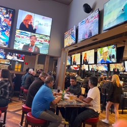 Boomer's Grill - 10:45PM Friday night.
