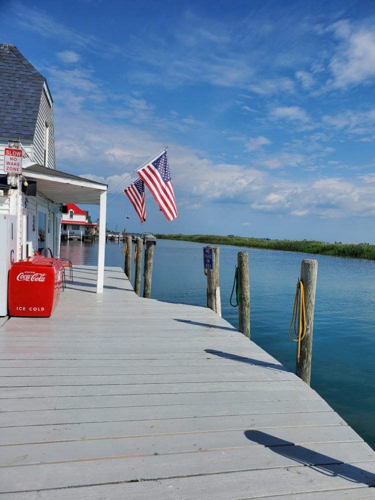 WALKERS LANDING Updated September 2024 8296 South Channel Dr, Harsens Island, Michigan