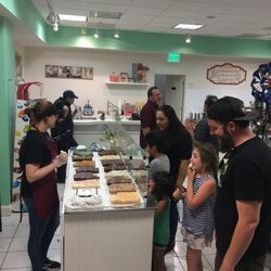 Shubert's - Opening day. Free fudge.