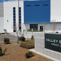 Exterior photo of Valley Strong Credit Union - Bakersfield, California Exterior photo of Valley Strong Credit Union - Bakersfield, California