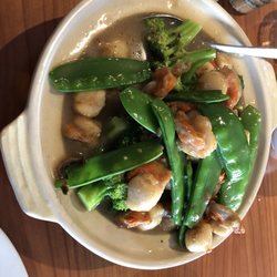 Asian Gourmet on the Pier - Scallops and broccoli. Needed soy sauce, which made it a bit better than just OK.