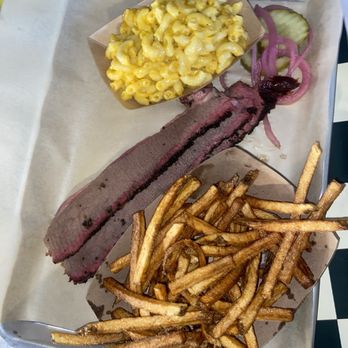 Pork N Things BBQ - 1/4 sliced brisket  Macaroni  French fries - Food Trucks Near Me - Amarillo, Texas