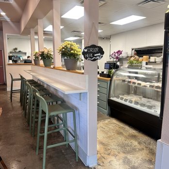 Bamboozle Heights - Interior - Salad Near Me - Tampa Bay, Florida