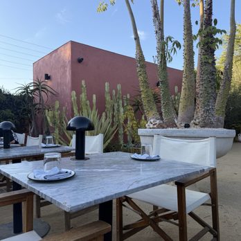 Loreto - Outdoor/Garden Dining Area - Seafood Near Me - Los Angeles, California Loreto - Outdoor/Garden Dining Area - Seafood Near Me - Los Angeles, California