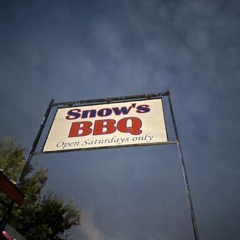 Snow's BBQ - Barbeque Near Me - Lexington, Texas