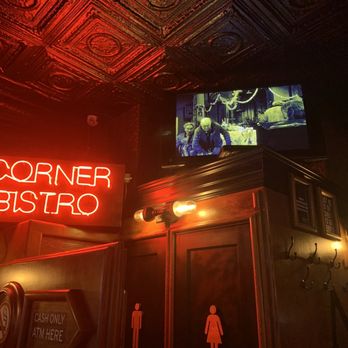 Corner Bistro - American Near Me - New York, New York