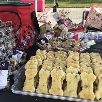 Barbie's Doggie Bakery - Blueberry Bone-Shaped Pastries!!! - Pet Stores Near Me