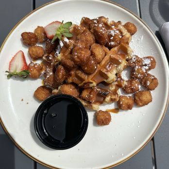 Topside Tavern - Chicken & waffle - Sports Bars Near Me - Philadelphia, Pennsylvania