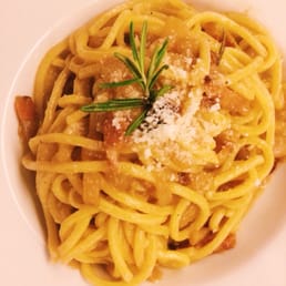 Fresh pasta with pear & bacon Fresh pasta with pear & bacon
