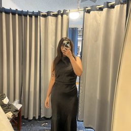 HEMMED DRESS FITS LIKE A GLOVE HEMMED DRESS FITS LIKE A GLOVE