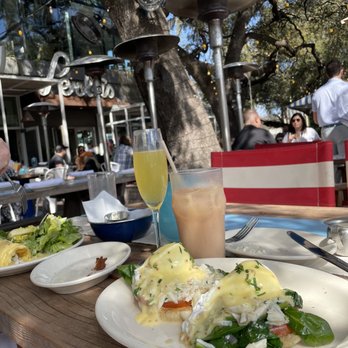 Perla's - Crab Florentine, Crab Omlette - Seafood Near Me - Austin, Texas
