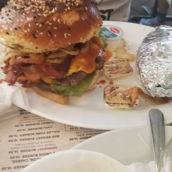 Dallas BBQ Washington Heights - Bacon onion burger. It wasn't best burger - Barbeque Near Me - New York, New York