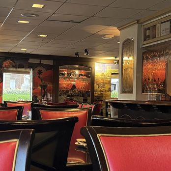 The Raphael Hotel - The downstairs bar / restaurant. - Hotels Near Me - Kansas City, Missouri The Raphael Hotel - The downstairs bar / restaurant. - Hotels Near Me - Kansas City, Missouri
