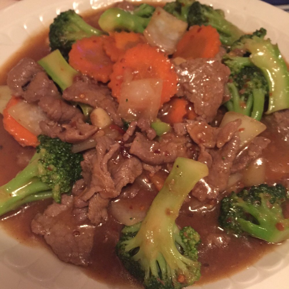 Thara Thai - Broccoli with Oyster Sauce (beef) - Thai Near Me - Champaign, Illinois Thara Thai - Broccoli with Oyster Sauce (beef) - Thai Near Me - Champaign, Illinois