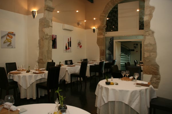 La Table Saint Crescent by null