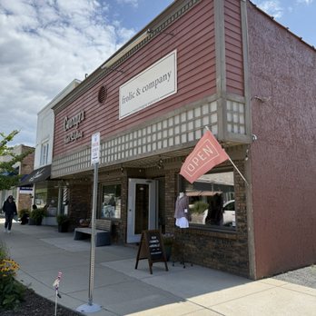 Frolic - Store front - Women's Clothing Near Me - New Buffalo, Michigan Frolic - Store front - Women's Clothing Near Me - New Buffalo, Michigan