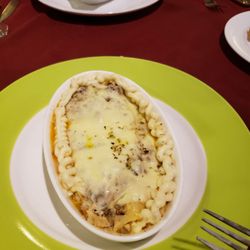 La Toscana - Lasagna and mango split (like a banana split, but mangoeer, hehe)