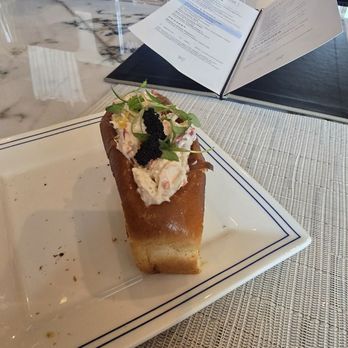 Sidecar by the Centurion Lounge - An amazing lobster roll - Airport Lounges Near Me - Paradise, Nevada Sidecar by the Centurion Lounge - An amazing lobster roll - Airport Lounges Near Me - Paradise, Nevada