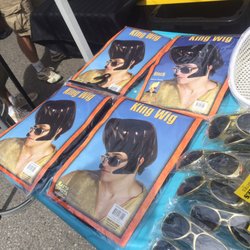 Collingwood Elvis Festival - Classic Elvis wigs