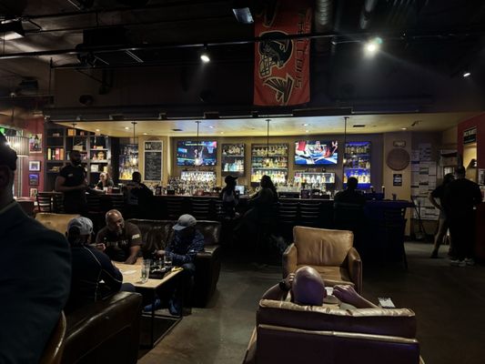 Highland Cigar Company by null