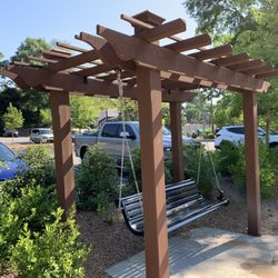 Cancer Survivors Park - Swinging bench