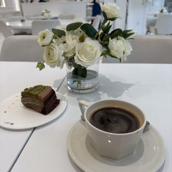 Lady M Cake Boutique - Desserts Near Me - Bellevue, Washington
