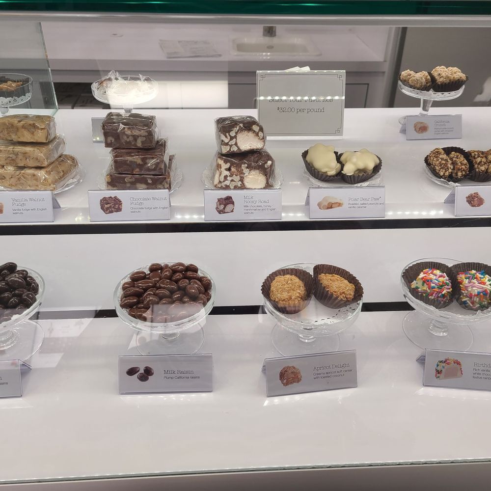 See's Candies - Chocolatiers & Shops Near Me - San Jose, California See's Candies - Chocolatiers & Shops Near Me - San Jose, California