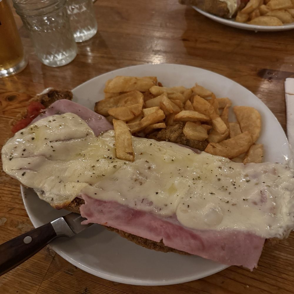 Fiorito - Milanesa a la Napolitana - Argentine Near Me - Miami, Florida Fiorito - Milanesa a la Napolitana - Argentine Near Me - Miami, Florida