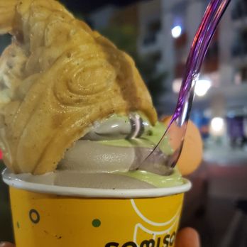Somisomi - Matcha and Oreo Swirl with Nutella filled Taiyaki - Desserts Near Me - Cupertino, California Somisomi - Matcha and Oreo Swirl with Nutella filled Taiyaki - Desserts Near Me - Cupertino, California