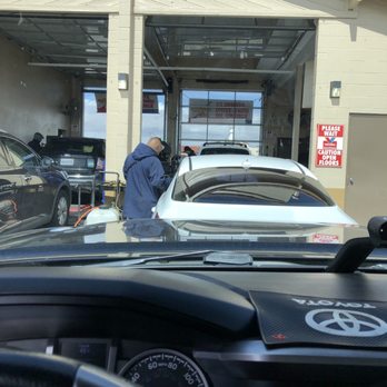 Valvoline Instant Oil Change - Oil Change Stations Near Me - Hesperia, California Valvoline Instant Oil Change - Oil Change Stations Near Me - Hesperia, California