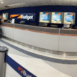 Budget Car Rental - Long lines and minimal staff