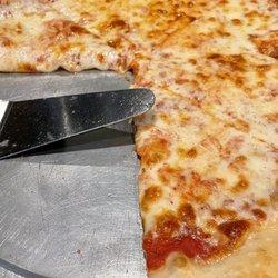 Calabria Ristorante - Cheese pizza