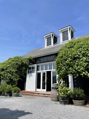Lenz Winery by null