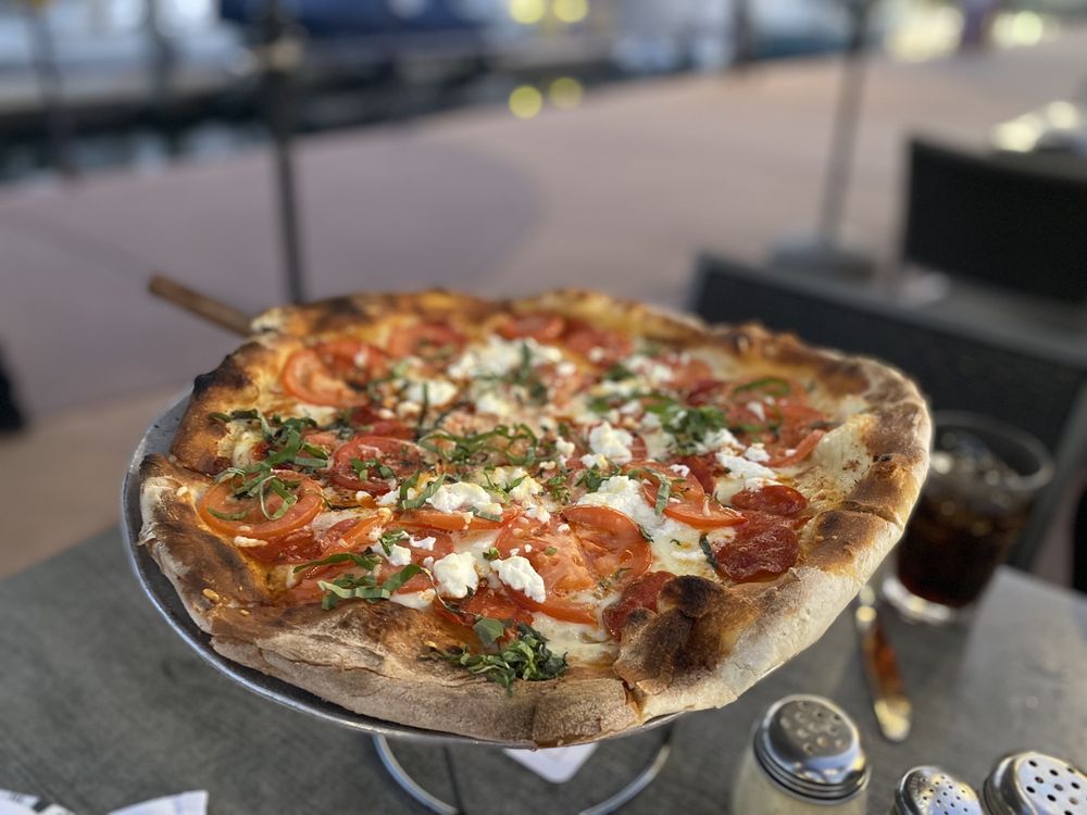 Pizza Nova