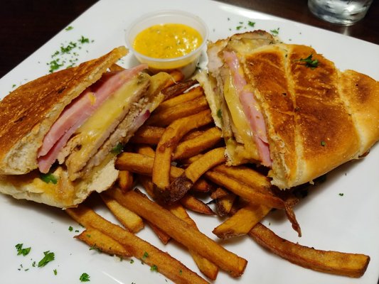 Bistro Cubano by null