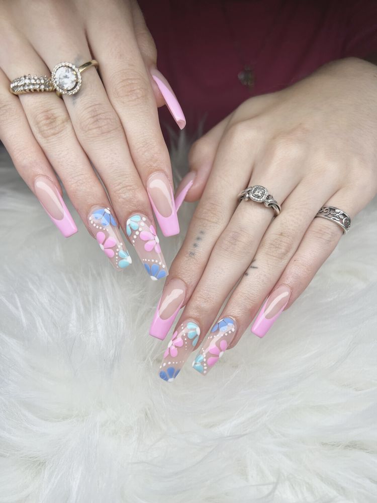 Heidy Nail Tech Logo