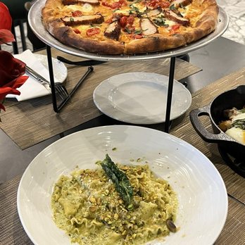Butterface - Pizza and pesto mafaldine - Breakfast & Brunch Near Me - Las Vegas, Nevada Butterface - Pizza and pesto mafaldine - Breakfast & Brunch Near Me - Las Vegas, Nevada