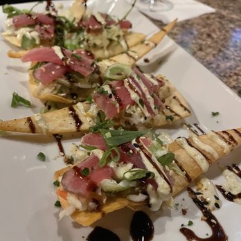 School & Vine Kitchen & Bar - Ahí Tuna (9/10); probably my favorite thing I ordered this night! So flavorful! Perfect crisp to the chip! - New American Near Me - Jamesville, New York