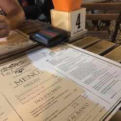 Le Caveau