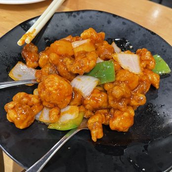 The 6 Cafe & Restaurant - Sweet and Sour Pork with Pineapple and Peppers - Chinese Near Me - Markham, Ontario The 6 Cafe & Restaurant - Sweet and Sour Pork with Pineapple and Peppers - Chinese Near Me - Markham, Ontario