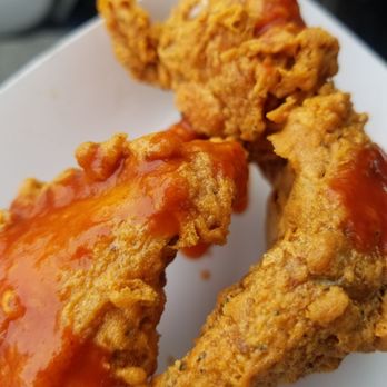 Randys Chicken And Waffles - Chicken wings with hot sauce - Soul Food Near Me - Lancaster, California