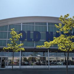 Old Navy - Storefront with trees