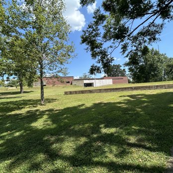 Corinth Interpretive Center - walkway up from the parking area - Landmarks & Historical Buildings Near Me - Corinth, Mississippi