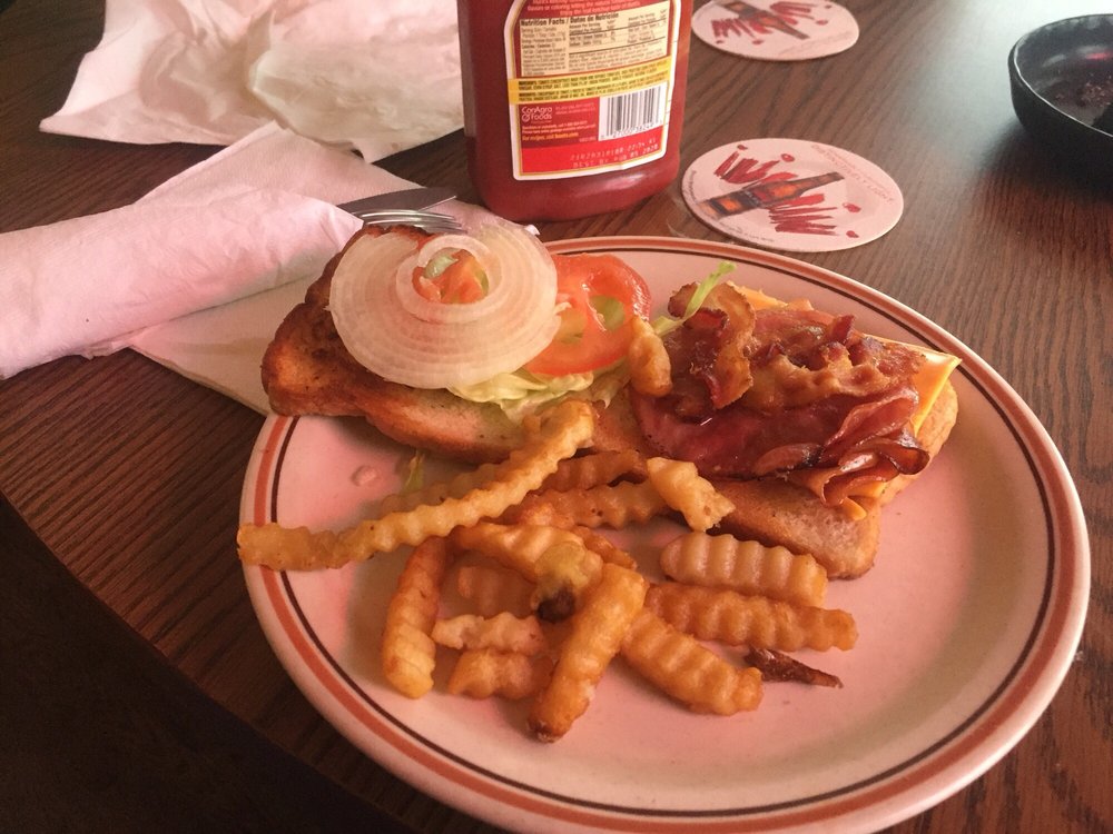 ROADHOUSE 100 Updated July 2024 2763 Highway 100, Gray Summit