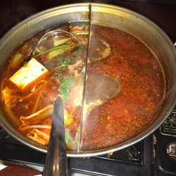 Asien Bankett - Chinesischer Feuertopf (Hot Pot)  gibt es hier mit 3 verschiedenen Soßen (sezchuan, Huhn, Tom yum).