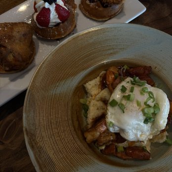 Union on the Hill Restaurant - Chicken & Waffle Shrimp & Grits - New American Near Me - Kansas City, Missouri Union on the Hill Restaurant - Chicken & Waffle Shrimp & Grits - New American Near Me - Kansas City, Missouri