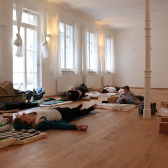 hemma - MutterBabyYoga - Yoga Near Me - Munich, BY