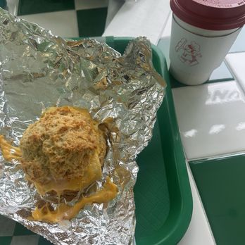 Ozzy's Market - Egg and Cheese biscuit - Coffee & Tea Near Me - St. Louis, Missouri